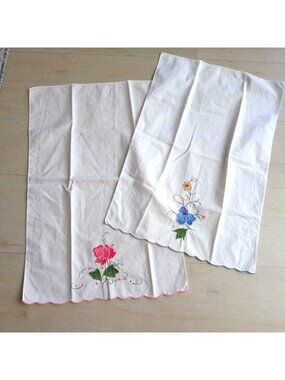 Vintage Embroidered Floral Hand Tea Towels Set of 2 Scalloped Edges Pink Blue